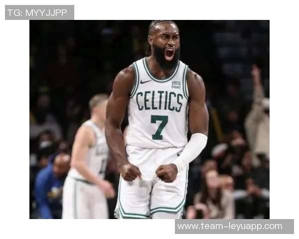 杰伦布朗首节表现惊艳13投6中砍下18分并罚球6中5助力球队领先