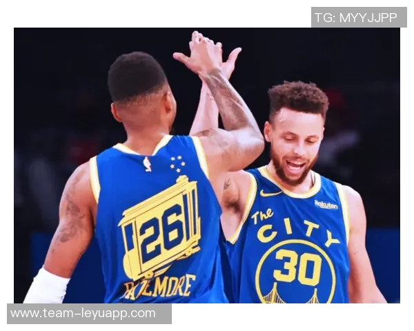 费尔斯首节表现惊艳五投四中三分球全中助队领先 费尔斯首节表现惊艳五投四中三分球全中助队领先