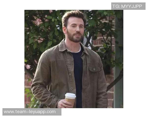 埃文斯度假时接到弗莱彻电话与卡里克鲁尼共度时光 埃文斯度假时接到弗莱彻电话与卡里克鲁尼共度时光